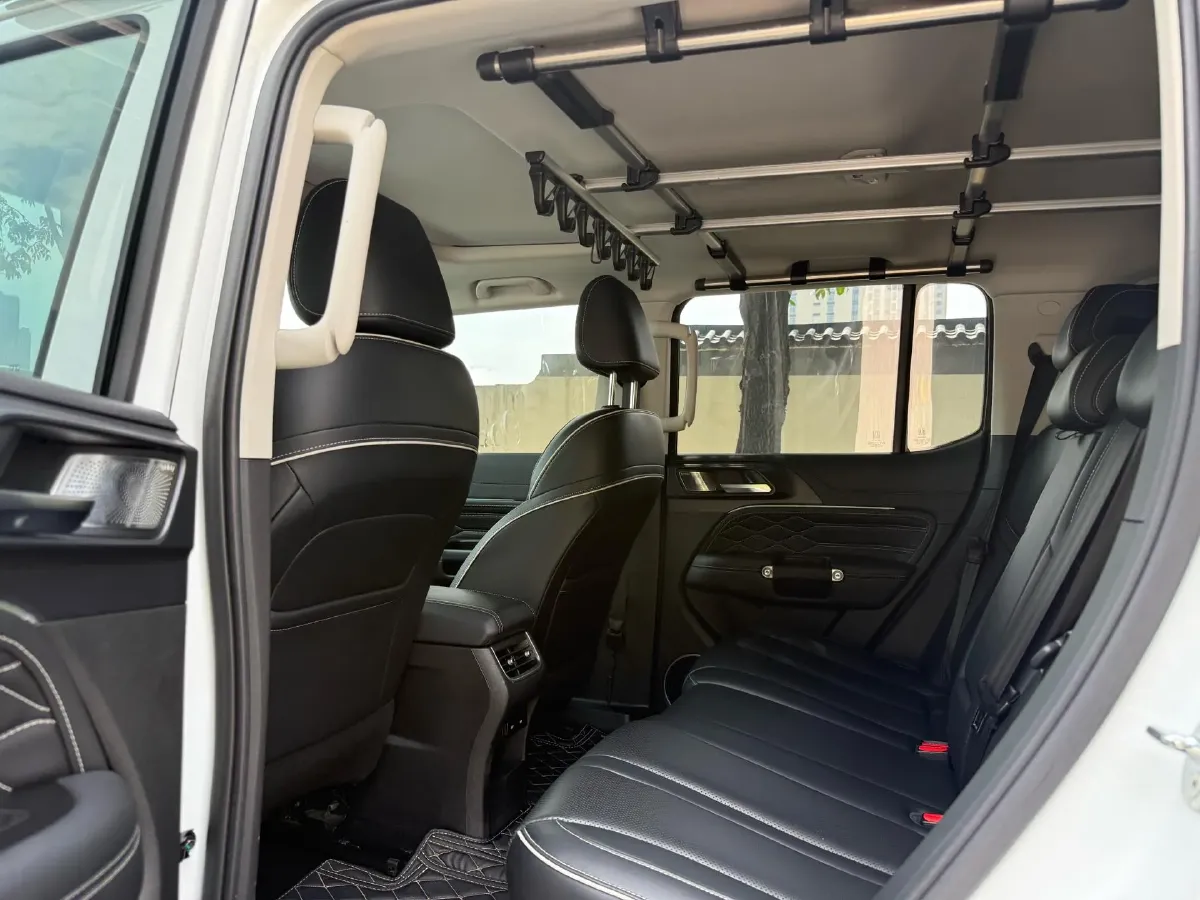2023 Tank 300 2.0T 227HP L4 8AT,autocango,china used car exporter,china ev exporter,chinese used car exporter,chinese used ev exporter