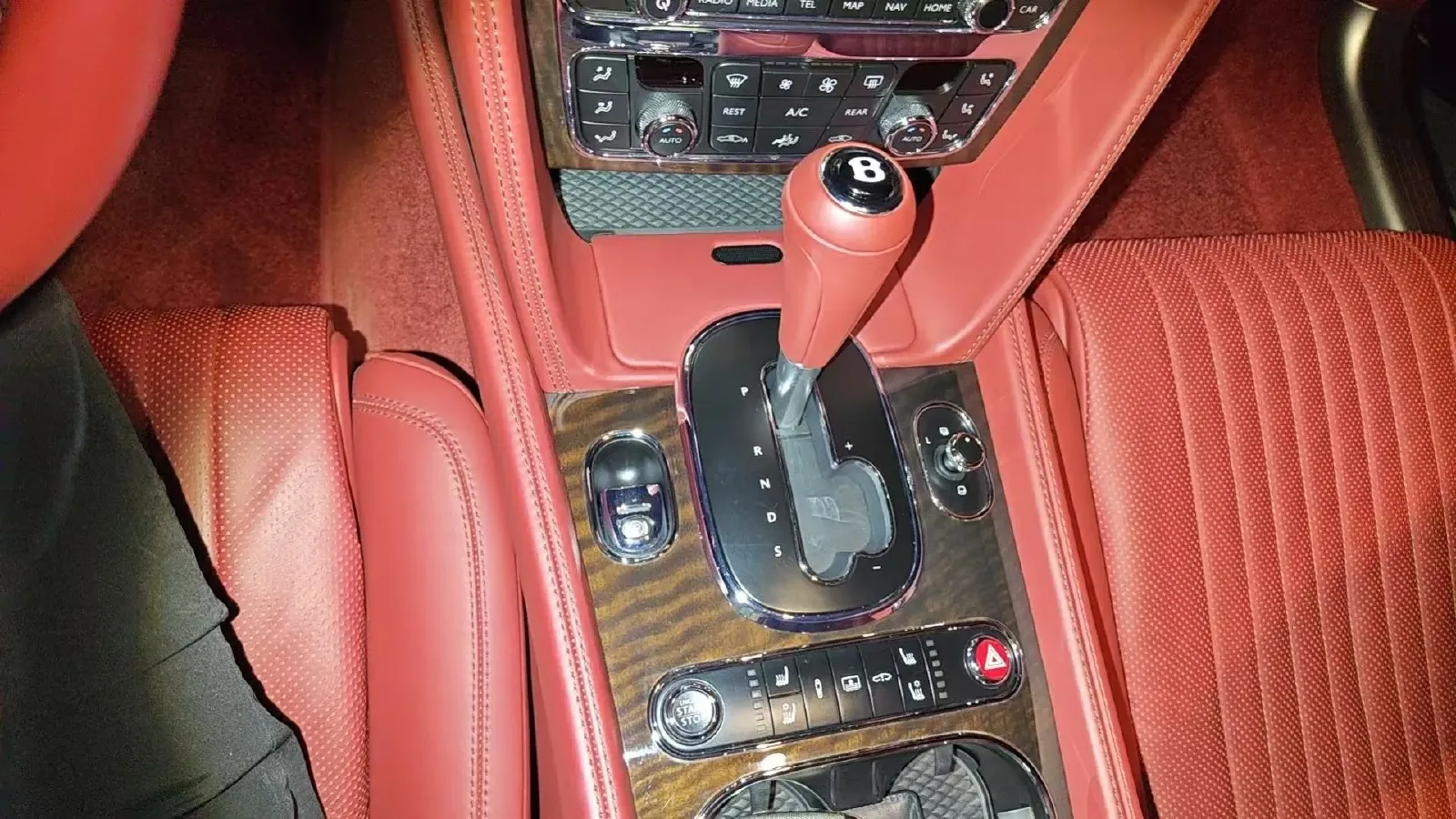 2017 Bentley Flying Spur 4.0T 507HP V8 8AT,autocango,china used car exporter,china ev exporter,chinese used car exporter,chinese used ev exporter