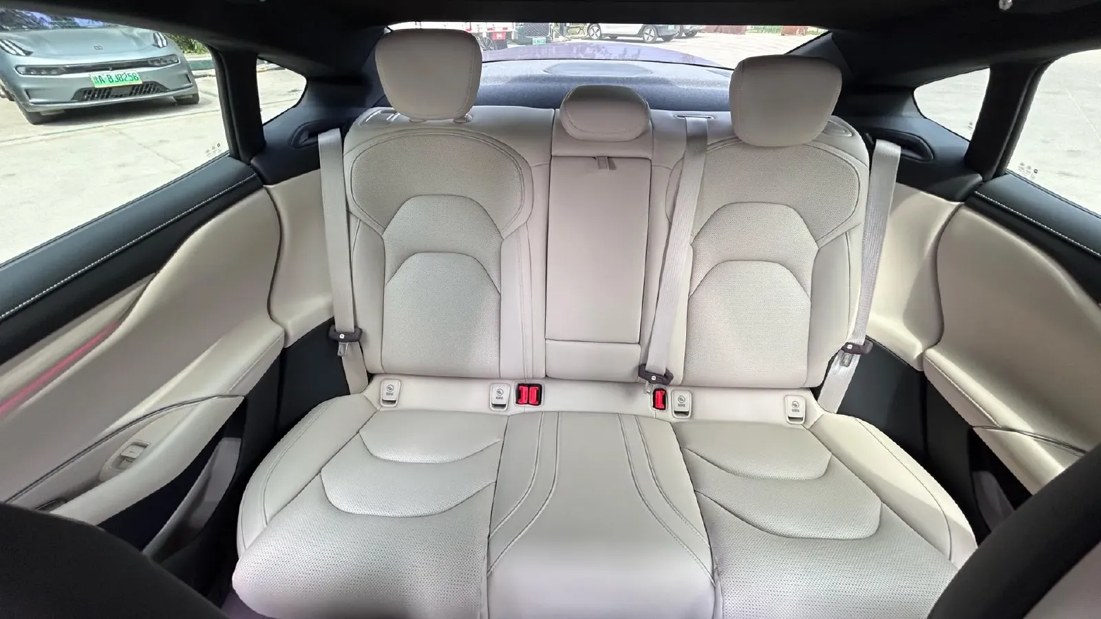 2024 MI SU7 BEV 101KWH,autocango,china used car exporter,china ev exporter,chinese used car exporter,chinese used ev exporter