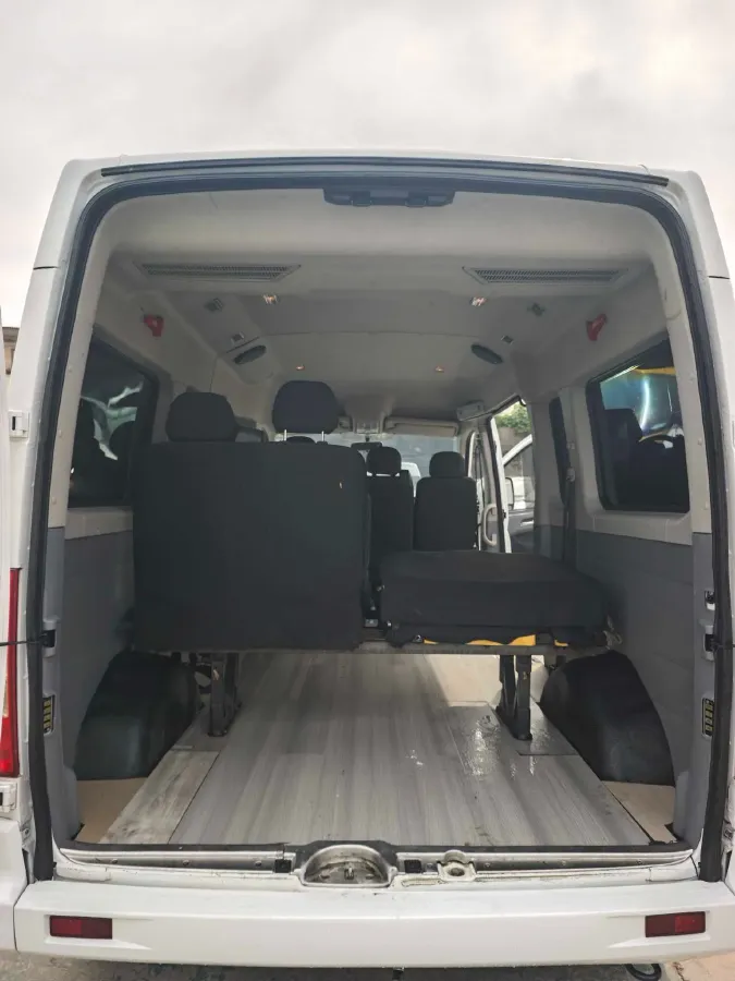 2023 MAXUS XinTu V80 2.0T 127HP L4 6MT,autocango,china used car exporter,china ev exporter,chinese used car exporter,chinese used ev exporter