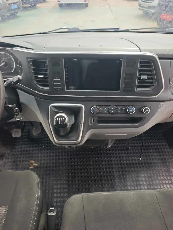 2023 MAXUS XinTu V80 2.0T 127HP L4 6MT,autocango,china used car exporter,china ev exporter,chinese used car exporter,chinese used ev exporter