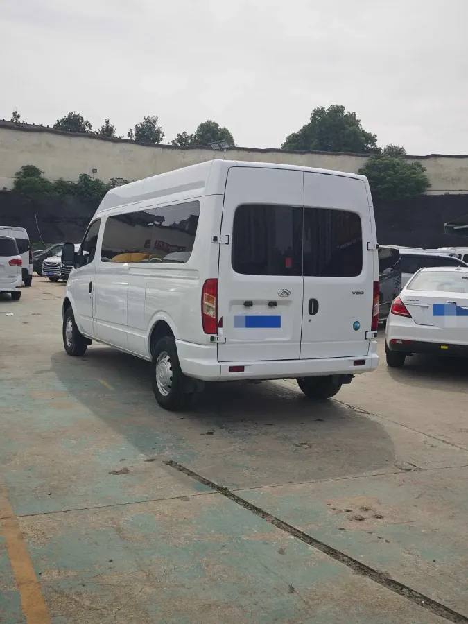 2023 MAXUS XinTu V80 2.0T 127HP L4 6MT,autocango,china used car exporter,china ev exporter,chinese used car exporter,chinese used ev exporter