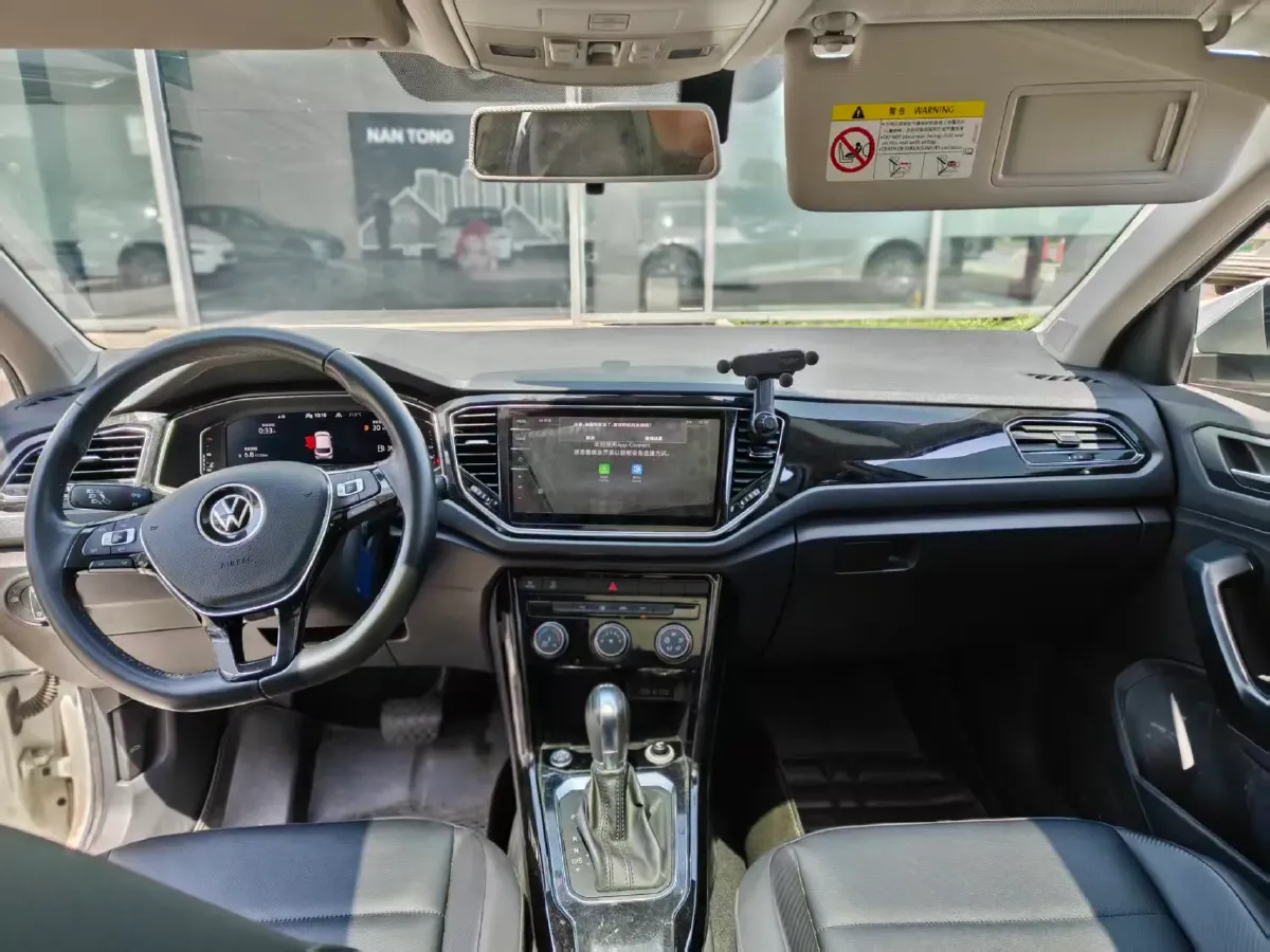 2021 Volkswagen T-Roc 1.4T 150HP L4 7DCT,autocango,china used car exporter,china ev exporter,chinese used car exporter,chinese used ev exporter