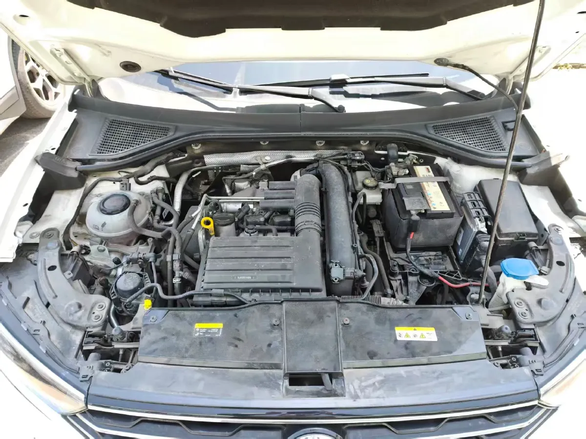 2021 Volkswagen T-Roc 1.4T 150HP L4 7DCT,autocango,china used car exporter,china ev exporter,chinese used car exporter,chinese used ev exporter