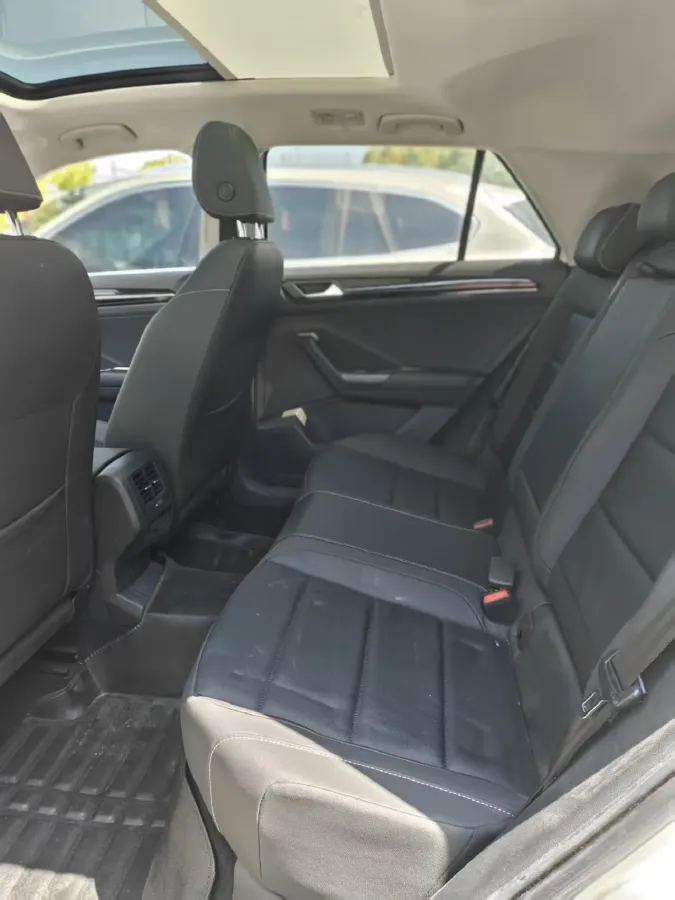 2021 Volkswagen T-Roc 1.4T 150HP L4 7DCT,autocango,china used car exporter,china ev exporter,chinese used car exporter,chinese used ev exporter