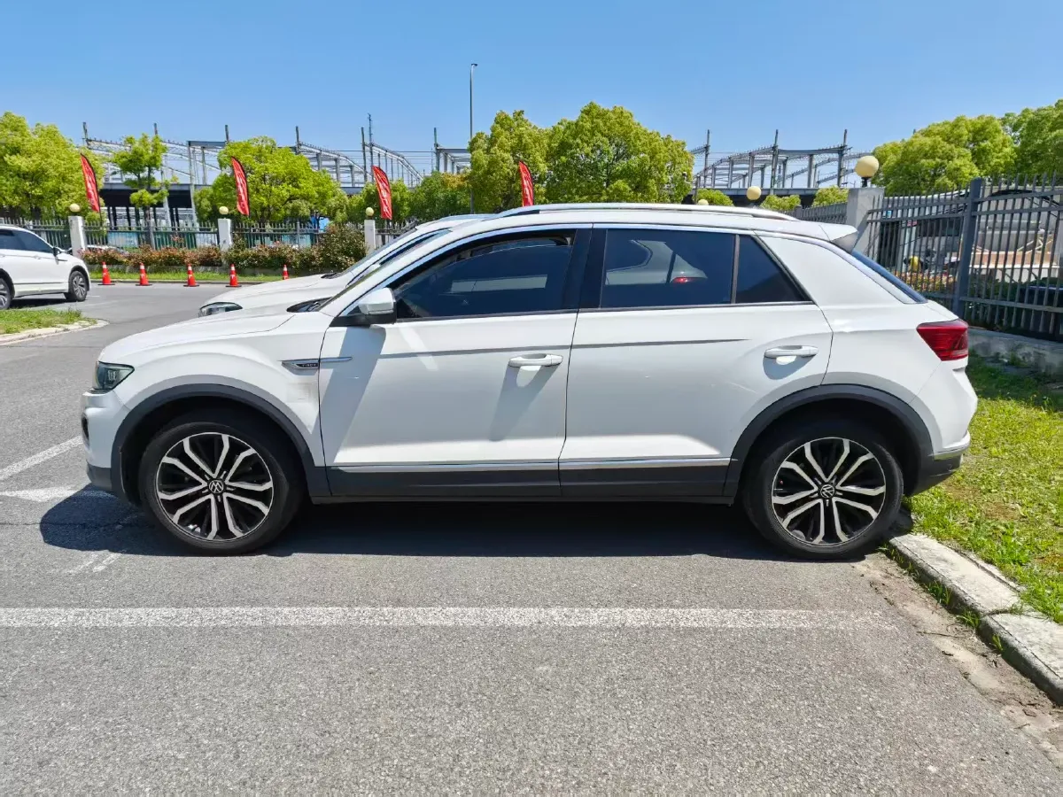 2021 Volkswagen T-Roc 1.4T 150HP L4 7DCT,autocango,china used car exporter,china ev exporter,chinese used car exporter,chinese used ev exporter