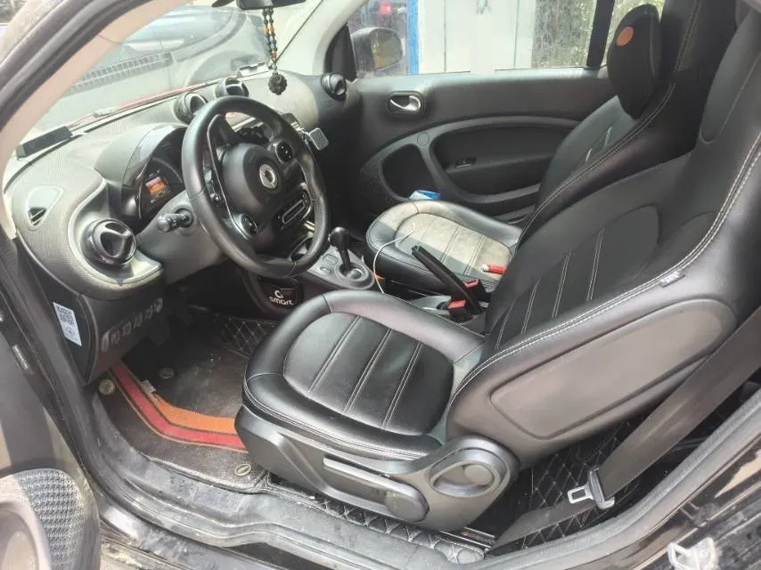 2017 Smart smart fortwo 0.9T 90HP L3 6DCT,autocango,china used car exporter,china ev exporter,chinese used car exporter,chinese used ev exporter