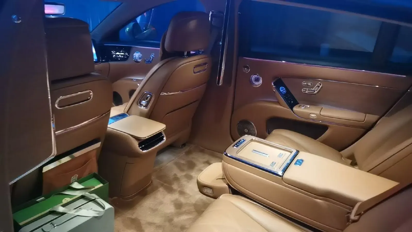 2025 HIMA S800 REEV 170HP REEV 65KWH,autocango,china used car exporter,china ev exporter,chinese used car exporter,chinese used ev exporter