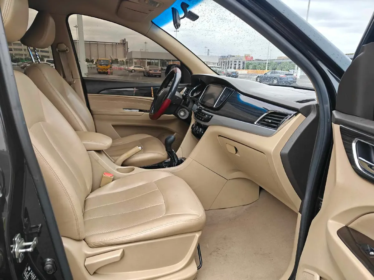2016 BaoJun 560 1.5T 150HP L4 6MT,autocango,china used car exporter,china ev exporter,chinese used car exporter,chinese used ev exporter