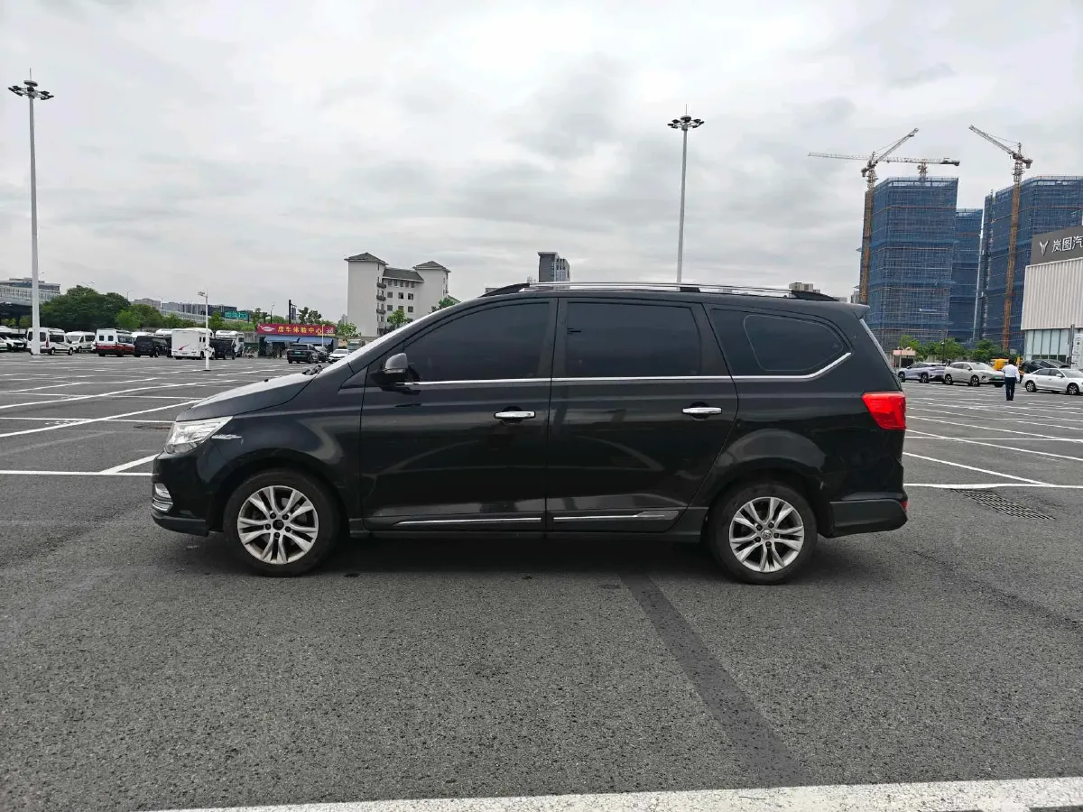 2016 BaoJun 560 1.5T 150HP L4 6MT,autocango,china used car exporter,china ev exporter,chinese used car exporter,chinese used ev exporter