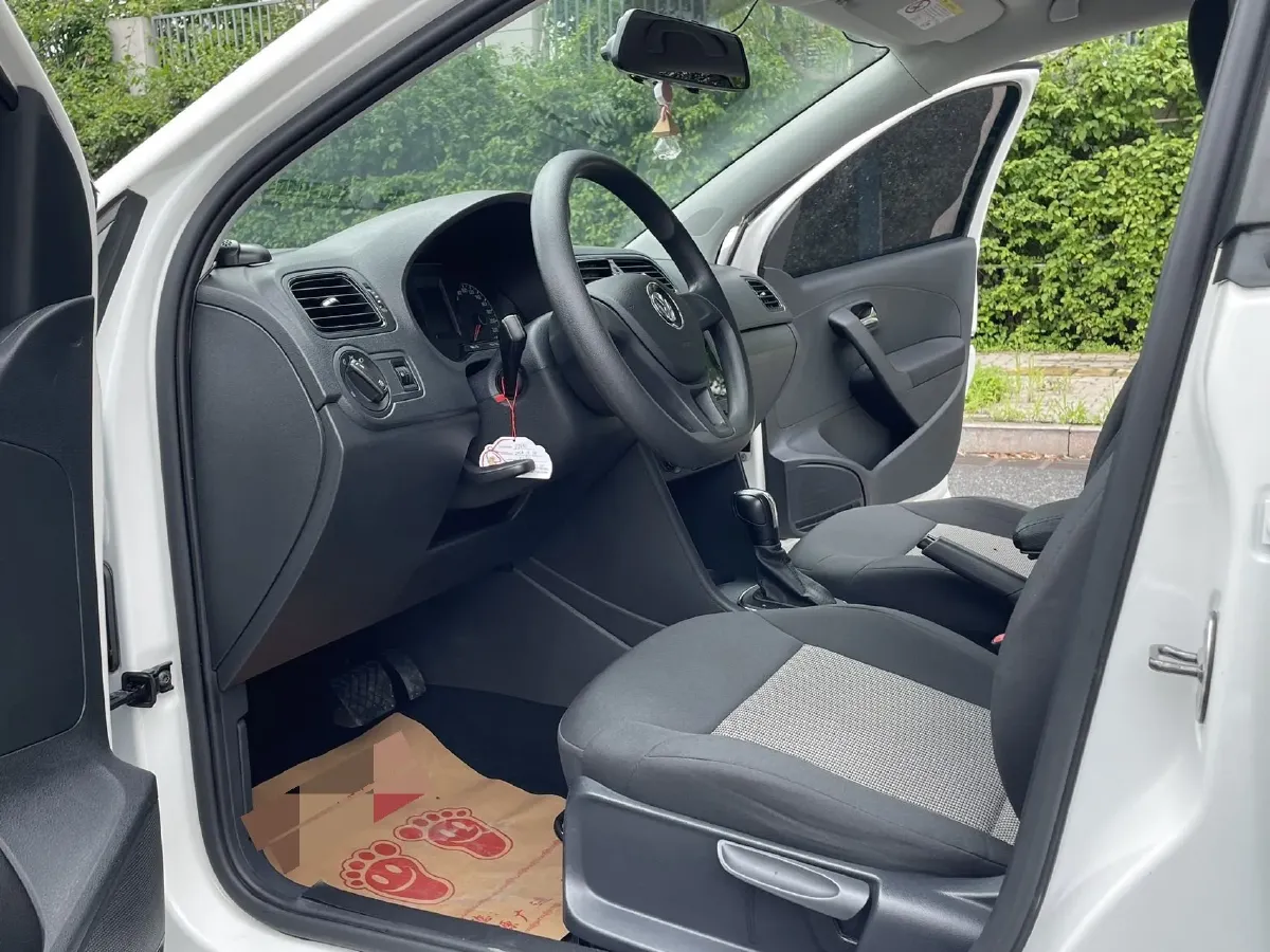 2016 Volkswagen Polo 1.4L 90HP L4 6AT,autocango,china used car exporter,china ev exporter,chinese used car exporter,chinese used ev exporter