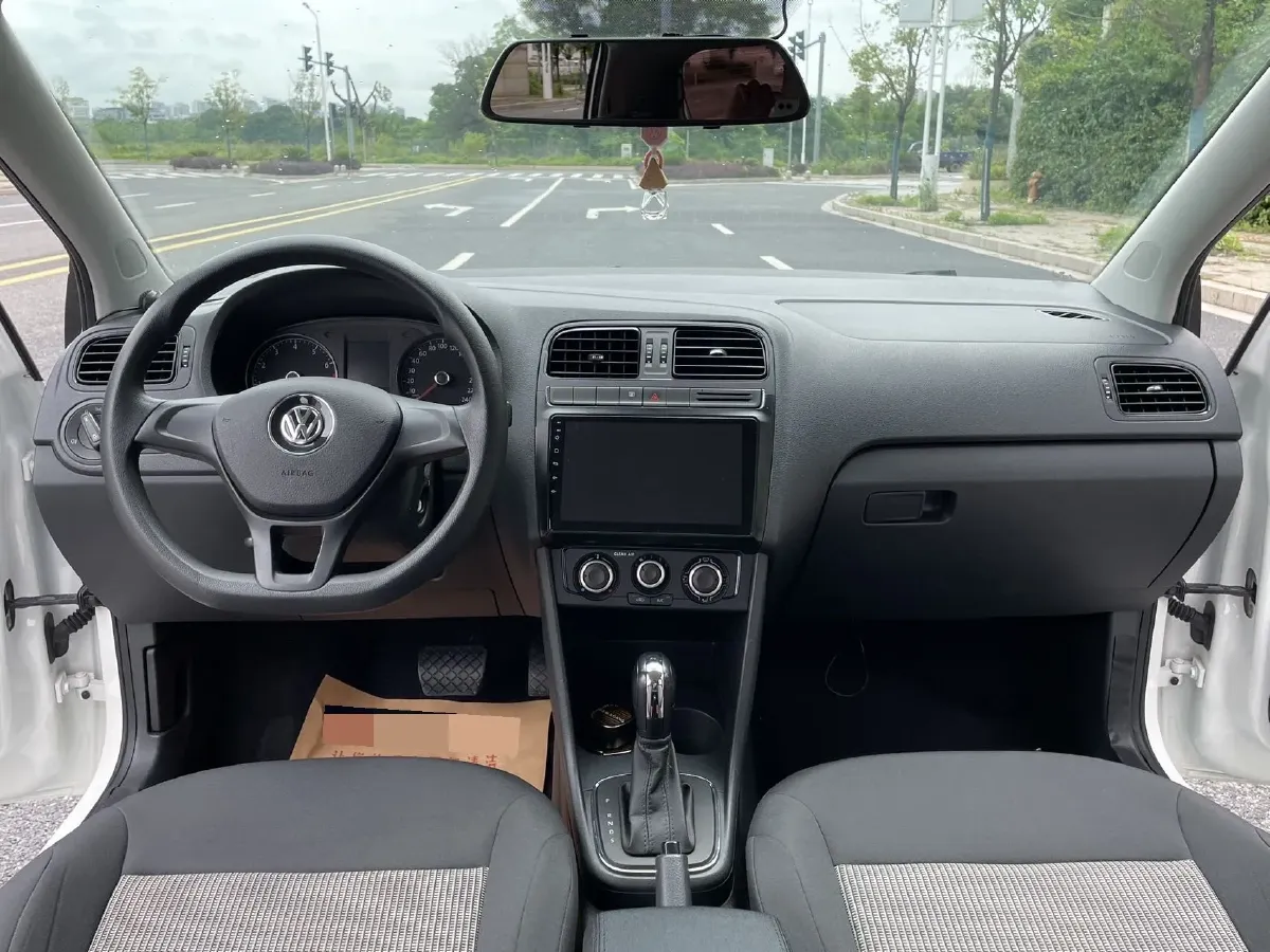 2016 Volkswagen Polo 1.4L 90HP L4 6AT,autocango,china used car exporter,china ev exporter,chinese used car exporter,chinese used ev exporter