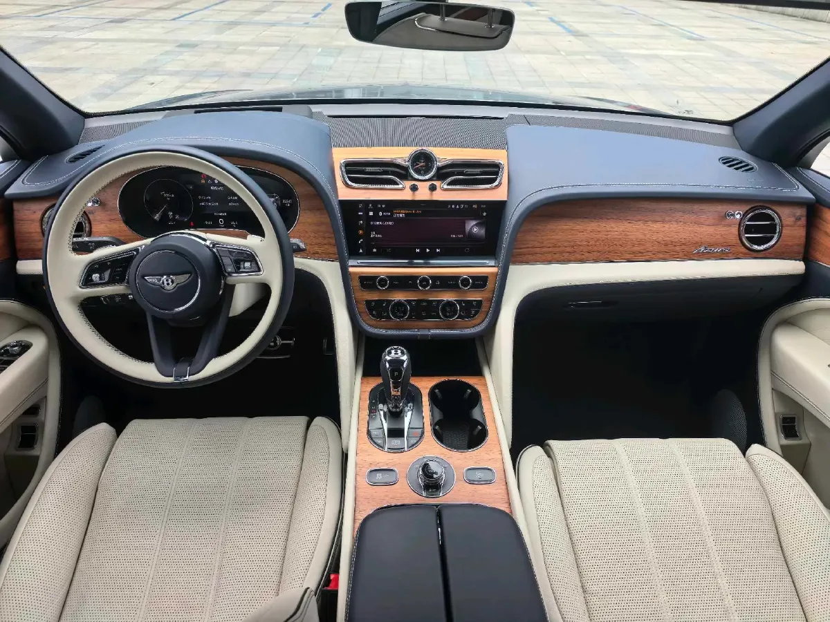 2023 Bentley Bentayga 4.0T 550HP V8 8AT,autocango,china used car exporter,china ev exporter,chinese used car exporter,chinese used ev exporter