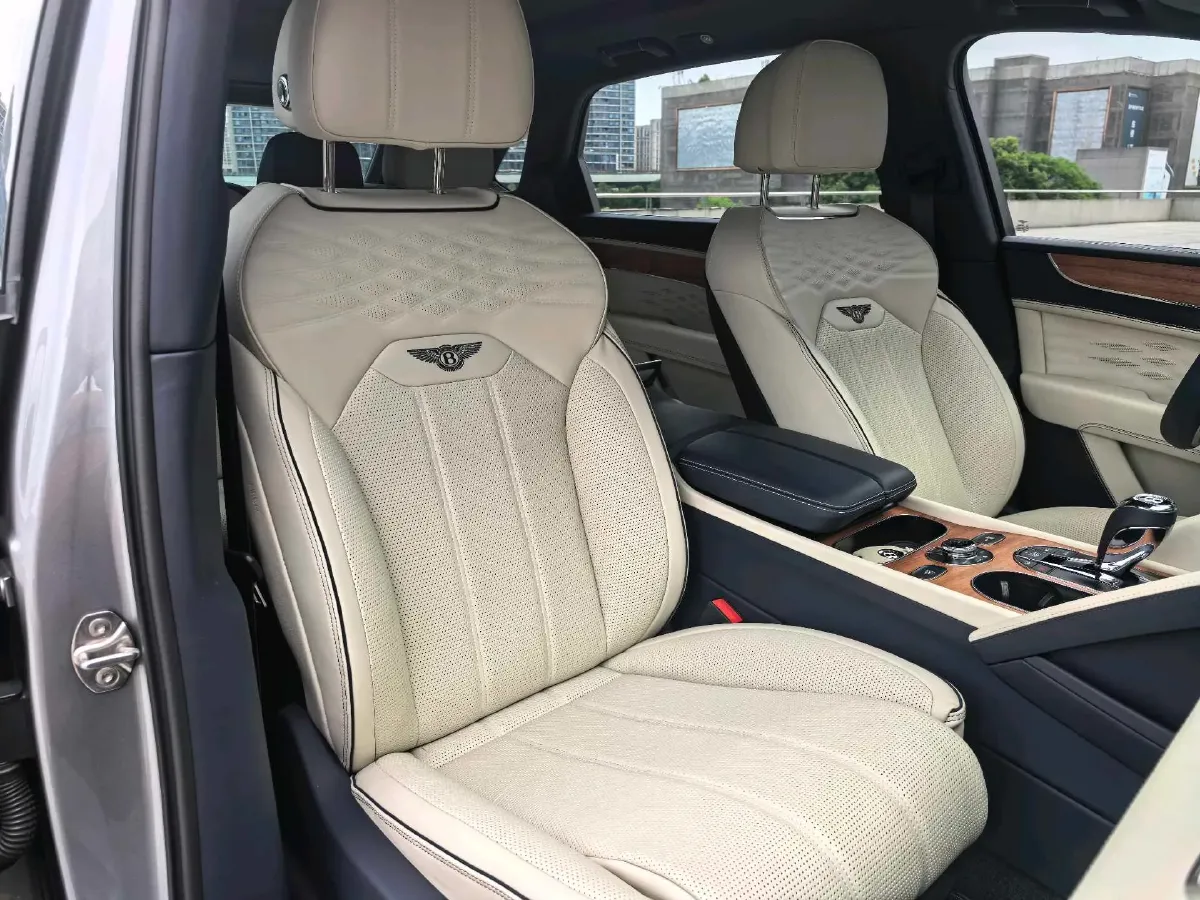 2023 Bentley Bentayga 4.0T 550HP V8 8AT,autocango,china used car exporter,china ev exporter,chinese used car exporter,chinese used ev exporter