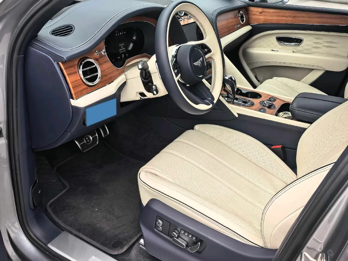 2023 Bentley Bentayga 4.0T 550HP V8 8AT,autocango,china used car exporter,china ev exporter,chinese used car exporter,chinese used ev exporter