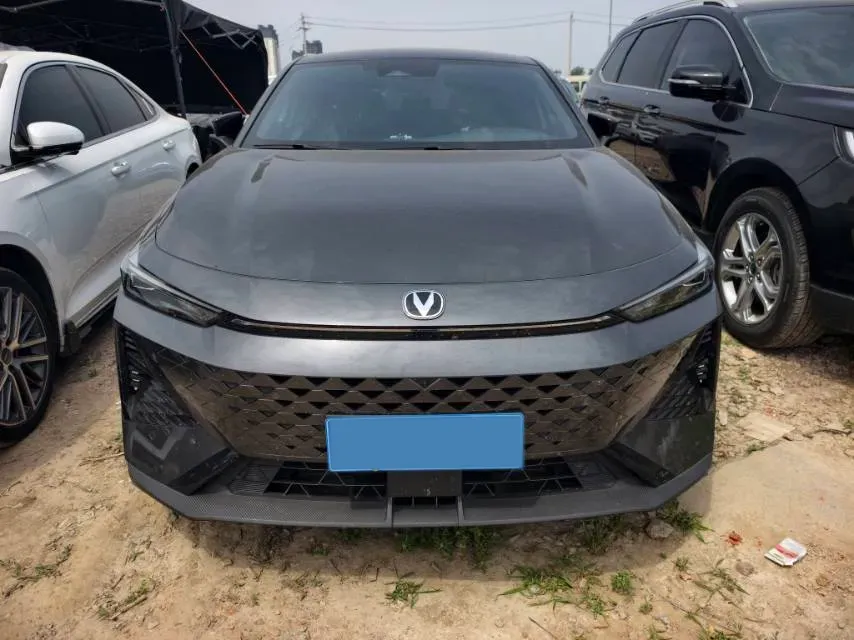 2024 ChangAn UNI-V 1.5T 188HP L4 7DCT,autocango,china used car exporter,china ev exporter,chinese used car exporter,chinese used ev exporter