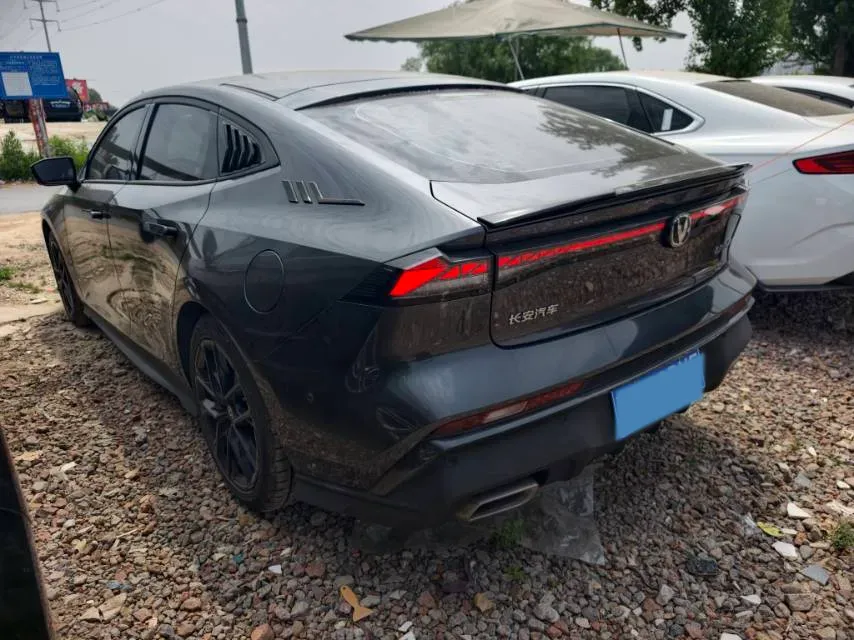2024 ChangAn UNI-V 1.5T 188HP L4 7DCT,autocango,china used car exporter,china ev exporter,chinese used car exporter,chinese used ev exporter