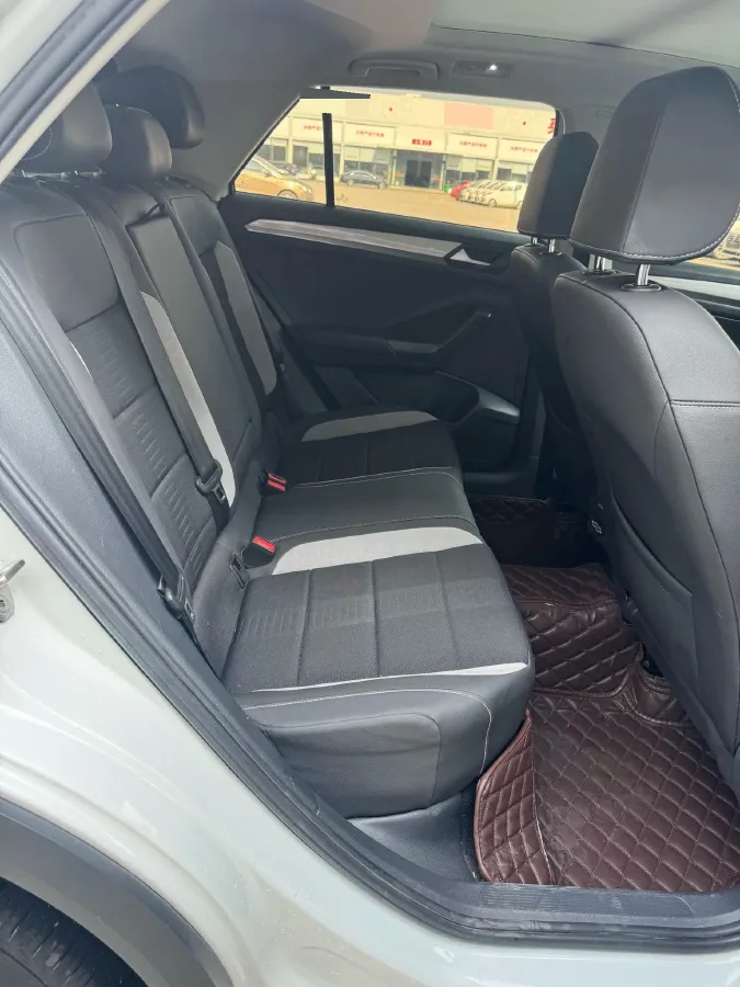 2021 Volkswagen T-Roc 1.4T 150HP L4 7DCT,autocango,china used car exporter,china ev exporter,chinese used car exporter,chinese used ev exporter