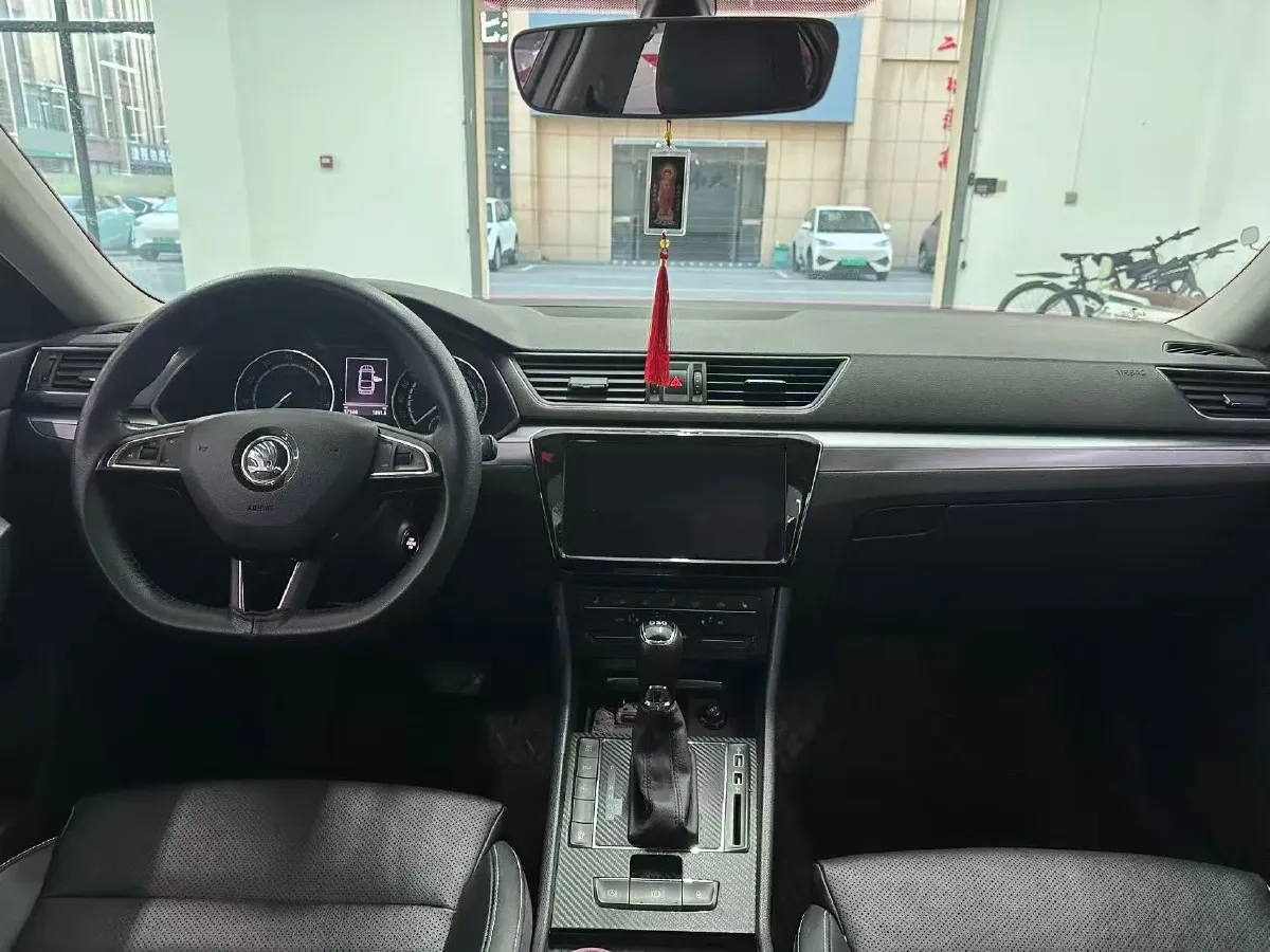 2019 Skoda Octavia 1.5L 116HP L4 6AT,autocango,china used car exporter,china ev exporter,chinese used car exporter,chinese used ev exporter