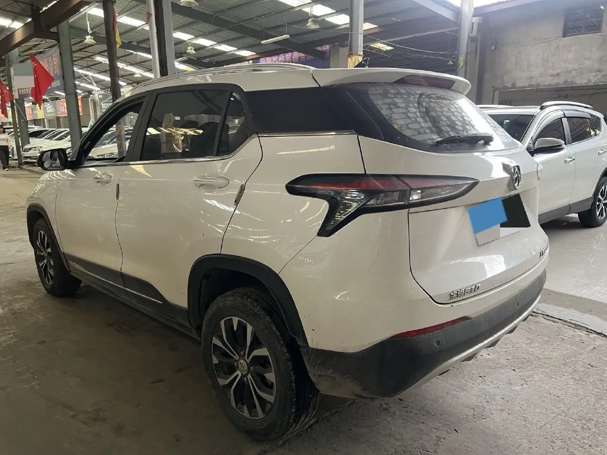 2019 BaoJun 730 1.5L 105HP L4 6MT,autocango,china used car exporter,china ev exporter,chinese used car exporter,chinese used ev exporter