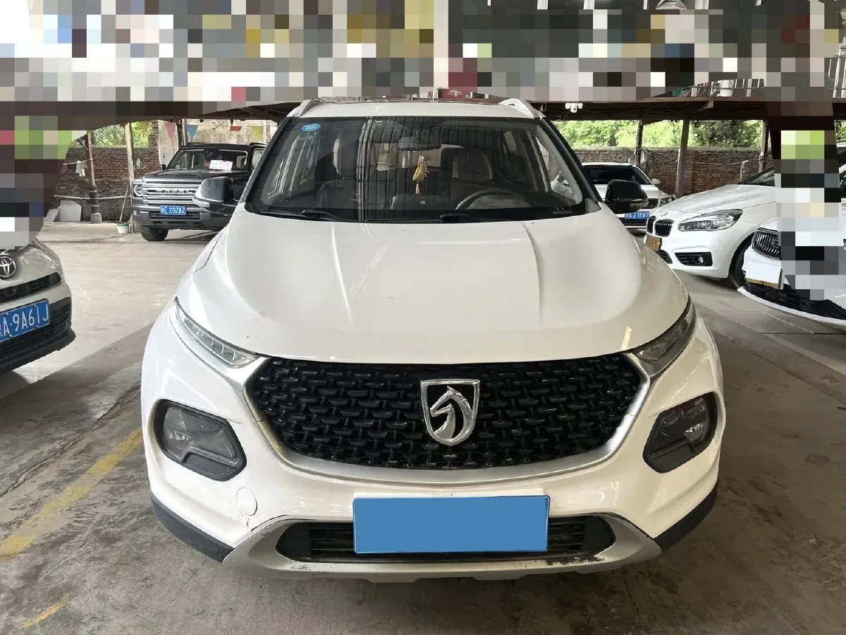 2019 BaoJun 730 1.5L 105HP L4 6MT,autocango,china used car exporter,china ev exporter,chinese used car exporter,chinese used ev exporter
