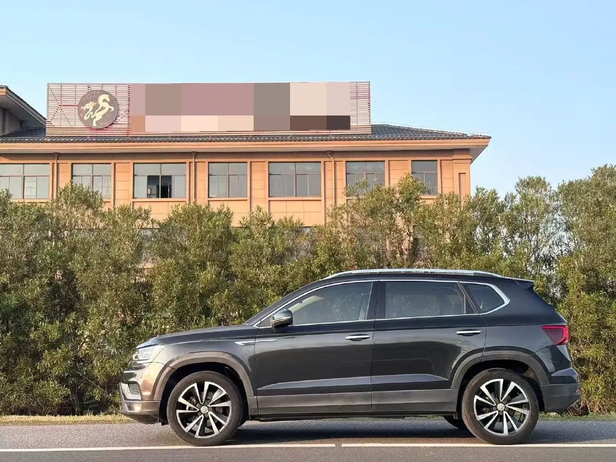 2019 MINI MINI 1.5T 102HP L3 7DCT,autocango,china used car exporter,china ev exporter,chinese used car exporter,chinese used ev exporter