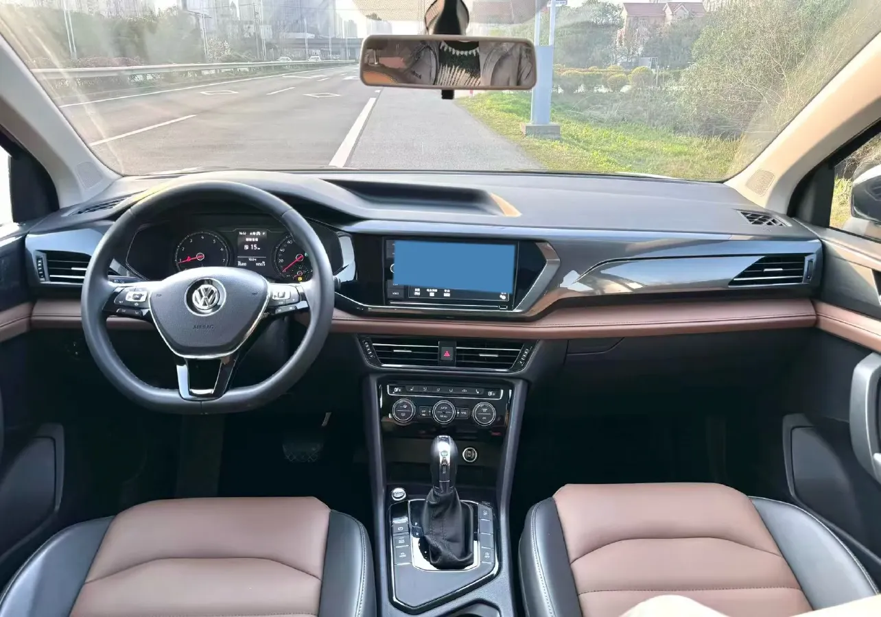 2019 MINI MINI 1.5T 102HP L3 7DCT,autocango,china used car exporter,china ev exporter,chinese used car exporter,chinese used ev exporter