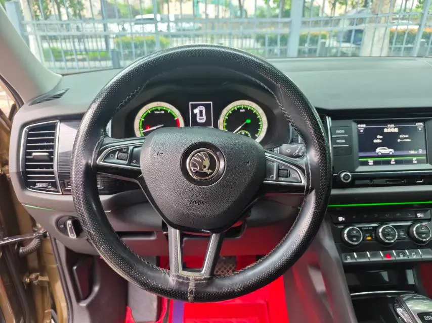 2017 Skoda Kodiak 1.8T 180HP L4 7DCT,autocango,china used car exporter,china ev exporter,chinese used car exporter,chinese used ev exporter