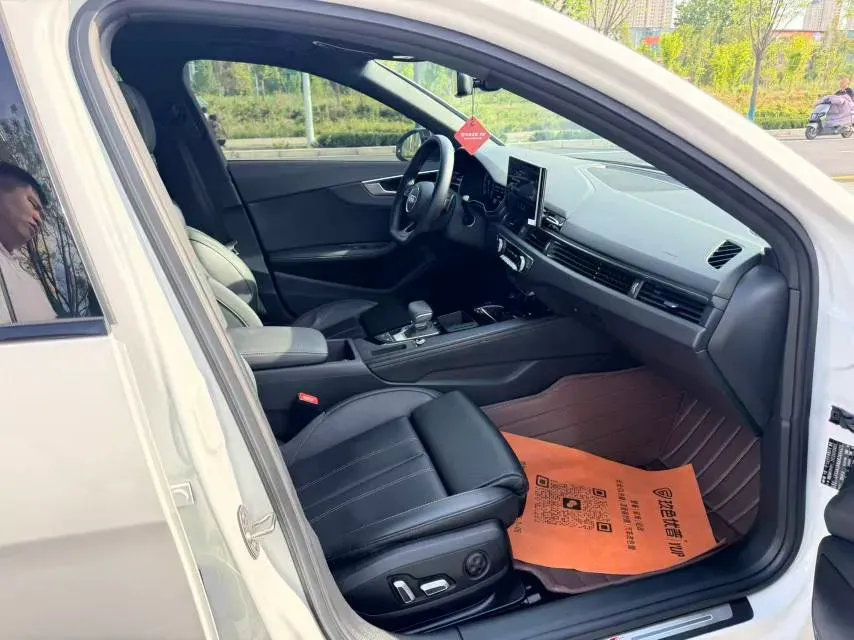 2024 Audi A4L 2.0T 190HP L4 7DCT,autocango,china used car exporter,china ev exporter,chinese used car exporter,chinese used ev exporter
