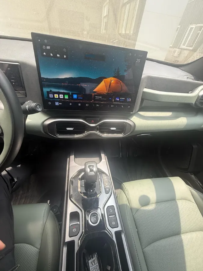 2025 Geely Cowboy 1.5T 181HP L4 7DCT,autocango,china used car exporter,china ev exporter,chinese used car exporter,chinese used ev exporter