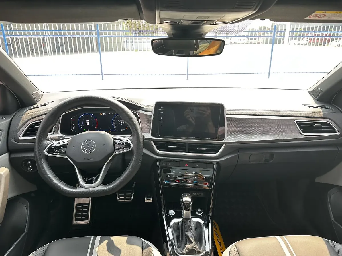 2023 Volkswagen T-Roc 1.5T 160HP L4 7DCT,autocango,china used car exporter,china ev exporter,chinese used car exporter,chinese used ev exporter