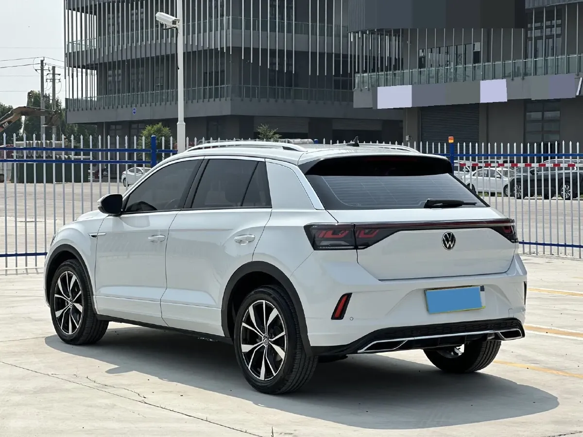 2023 Volkswagen T-Roc 1.5T 160HP L4 7DCT,autocango,china used car exporter,china ev exporter,chinese used car exporter,chinese used ev exporter