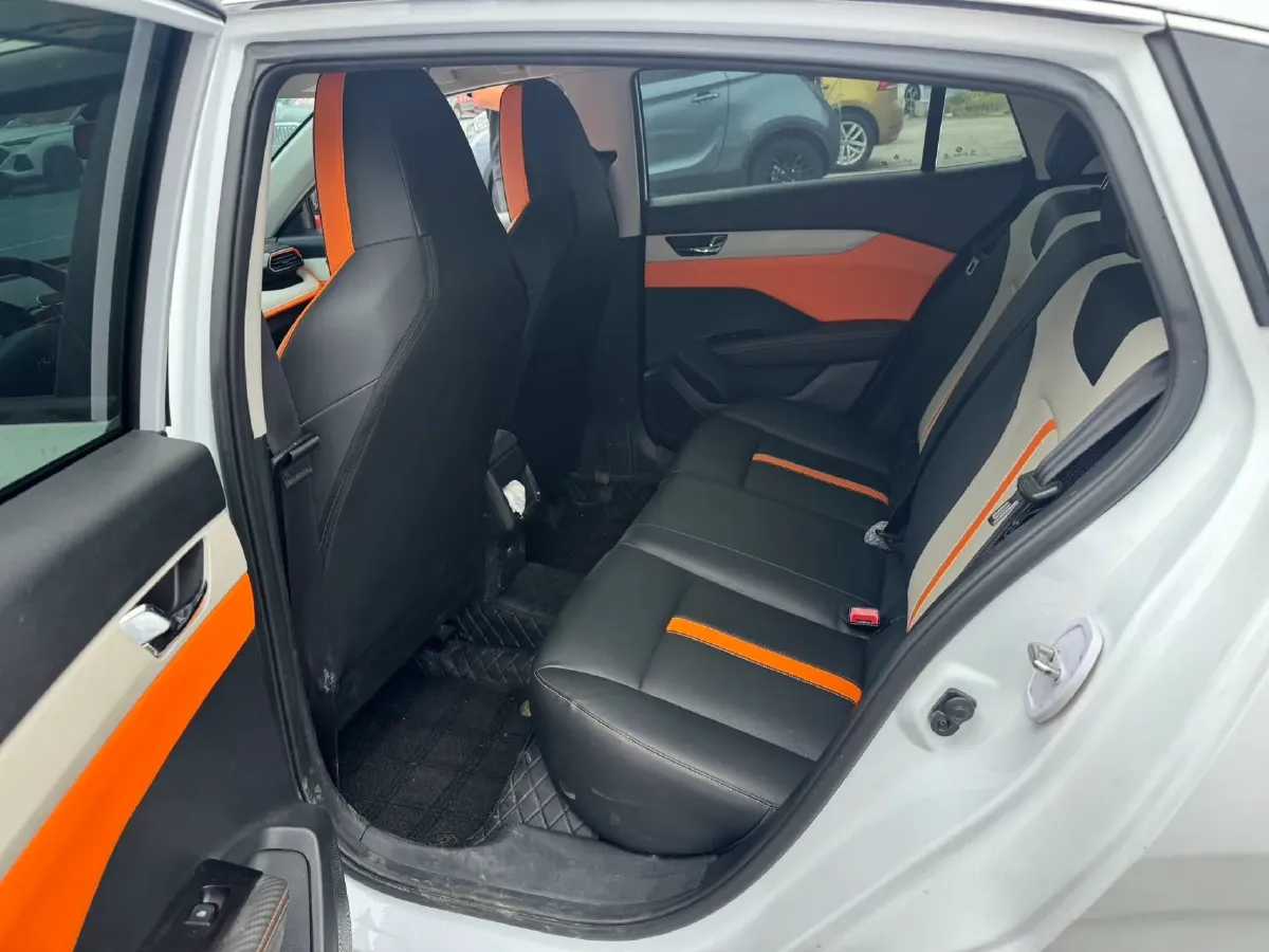 2023 DongFeng Aeolus YiXuan 1.5L 125HP L4 6DCT,autocango,china used car exporter,china ev exporter,chinese used car exporter,chinese used ev exporter