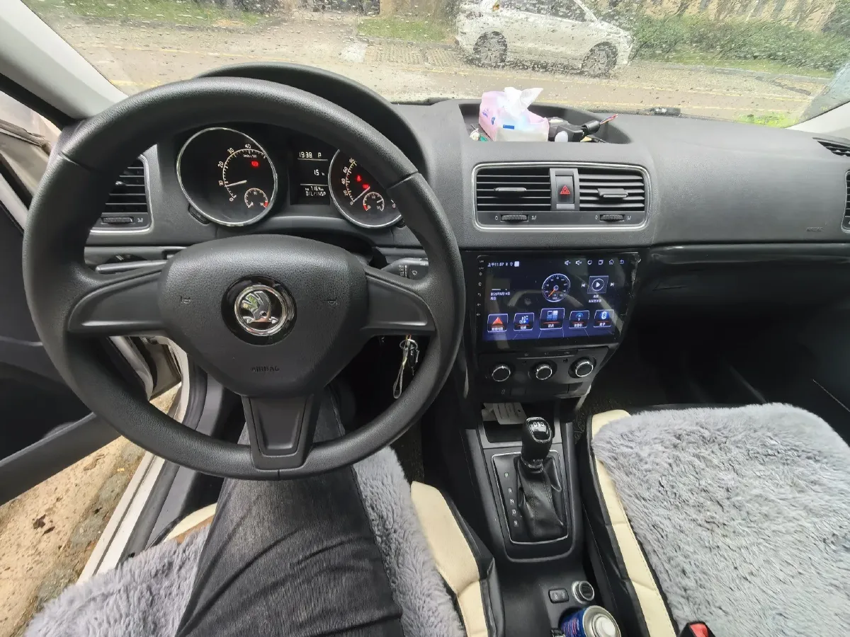 2017 Skoda Yeti 1.4T 150HP L4 7DCT,autocango,china used car exporter,china ev exporter,chinese used car exporter,chinese used ev exporter