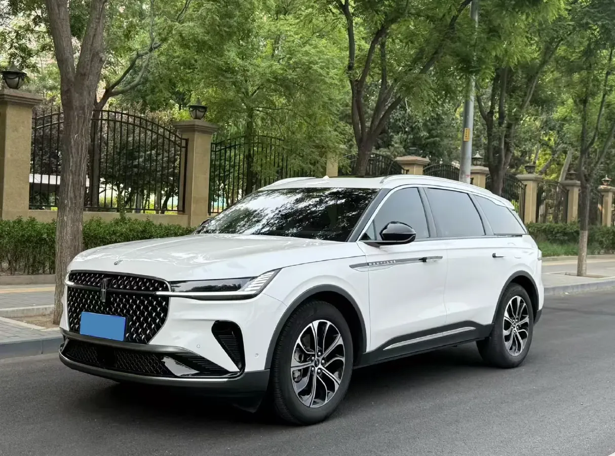 2023 Lincoln Nautilus 2.0T 261HP L4 8AT,autocango,china used car exporter,china ev exporter,chinese used car exporter,chinese used ev exporter