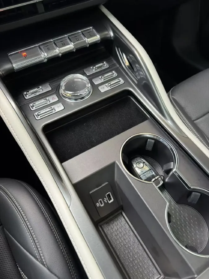 2023 Lincoln Nautilus 2.0T 261HP L4 8AT,autocango,china used car exporter,china ev exporter,chinese used car exporter,chinese used ev exporter