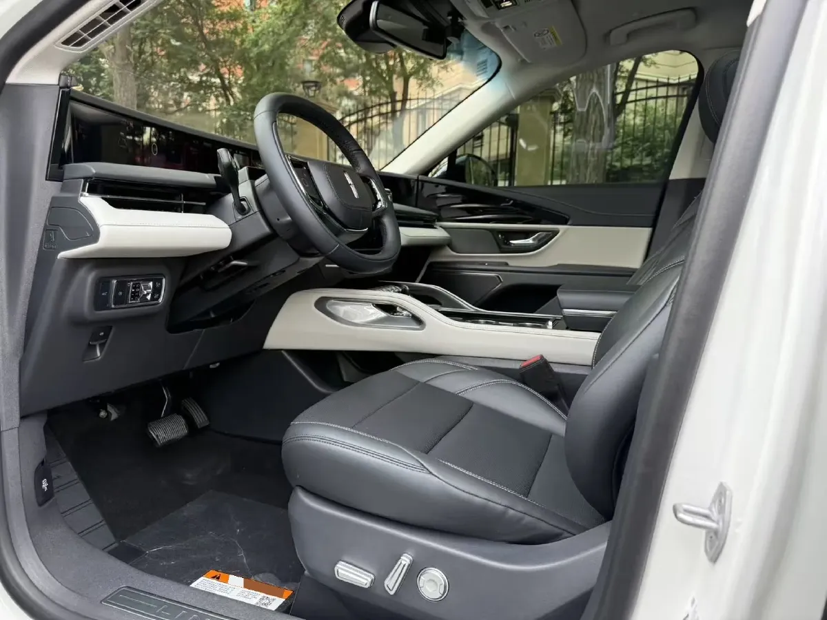 2023 Lincoln Nautilus 2.0T 261HP L4 8AT,autocango,china used car exporter,china ev exporter,chinese used car exporter,chinese used ev exporter