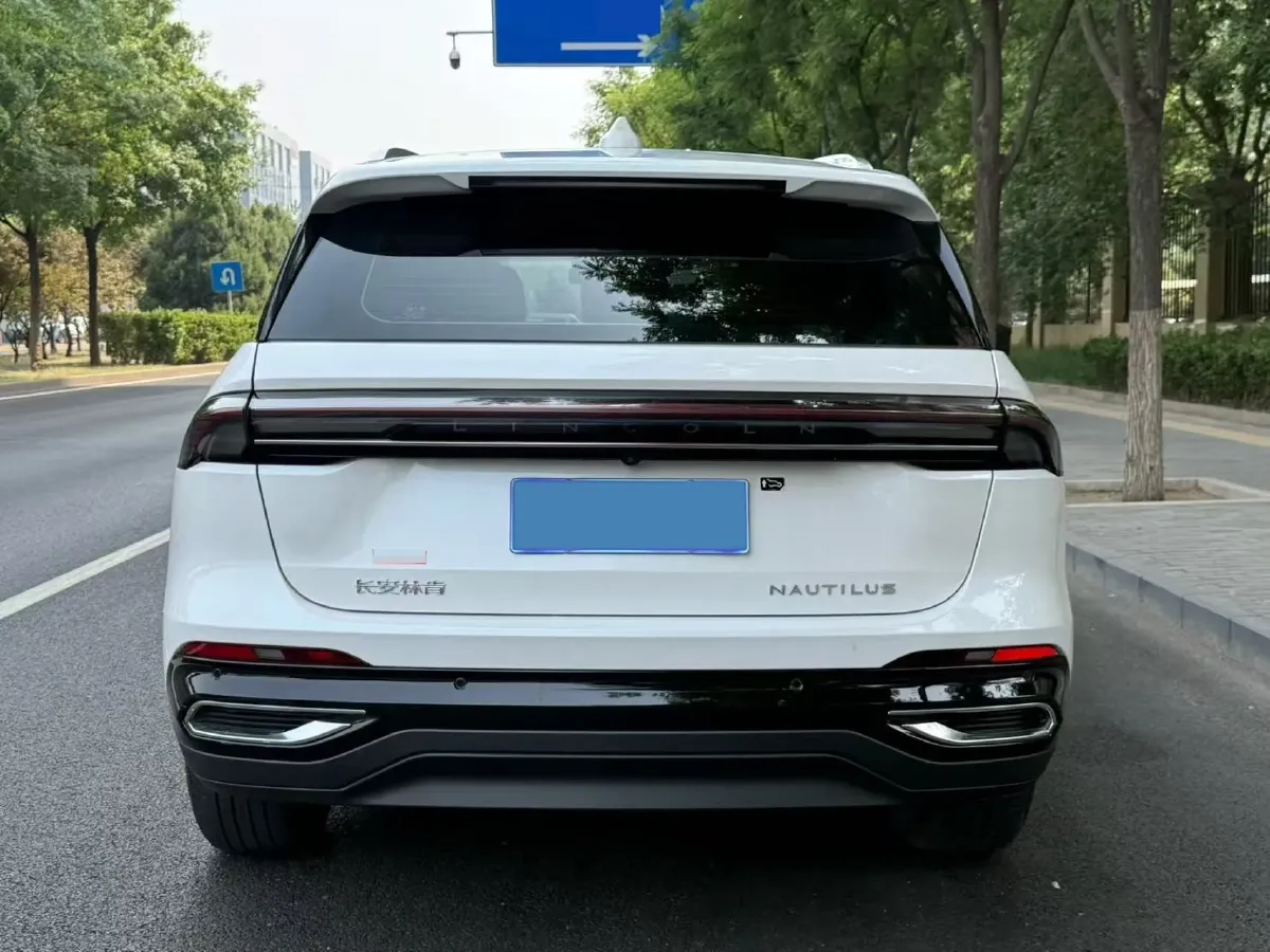 2023 Lincoln Nautilus 2.0T 261HP L4 8AT,autocango,china used car exporter,china ev exporter,chinese used car exporter,chinese used ev exporter