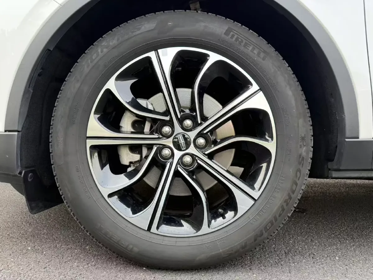 2023 Lincoln Nautilus 2.0T 261HP L4 8AT,autocango,china used car exporter,china ev exporter,chinese used car exporter,chinese used ev exporter