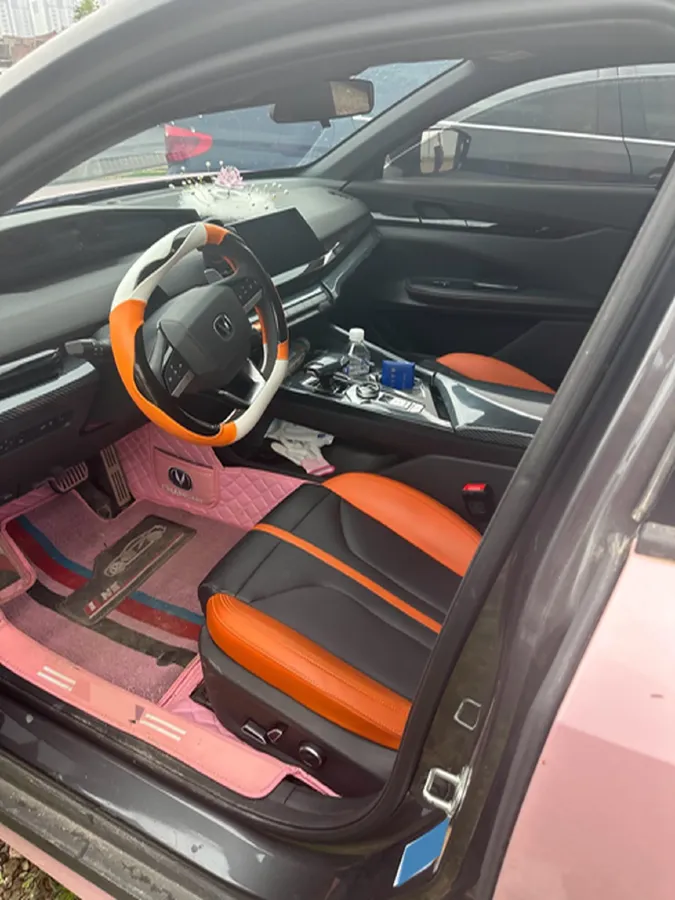 2024 ChangAn UNI-V 1.5T 188HP L4 7DCT,autocango,china used car exporter,china ev exporter,chinese used car exporter,chinese used ev exporter