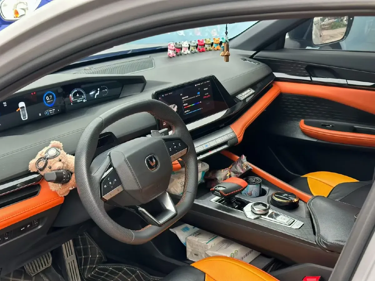 2023 ChangAn UNI-V 1.5T 188HP L4 7DCT,autocango,china used car exporter,china ev exporter,chinese used car exporter,chinese used ev exporter