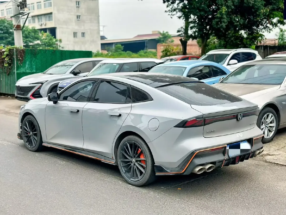 2023 ChangAn UNI-V 1.5T 188HP L4 7DCT,autocango,china used car exporter,china ev exporter,chinese used car exporter,chinese used ev exporter