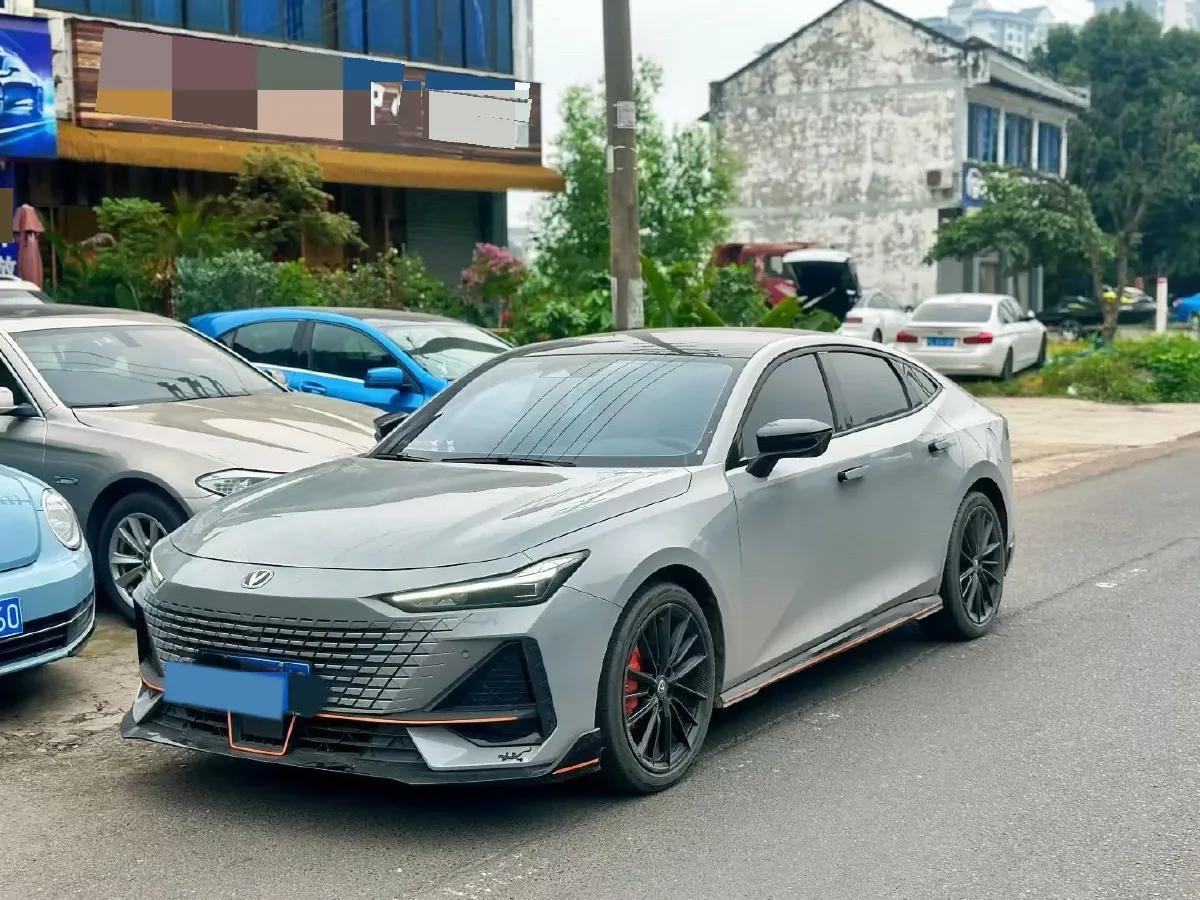 2023 ChangAn UNI-V 1.5T 188HP L4 7DCT,autocango,china used car exporter,china ev exporter,chinese used car exporter,chinese used ev exporter