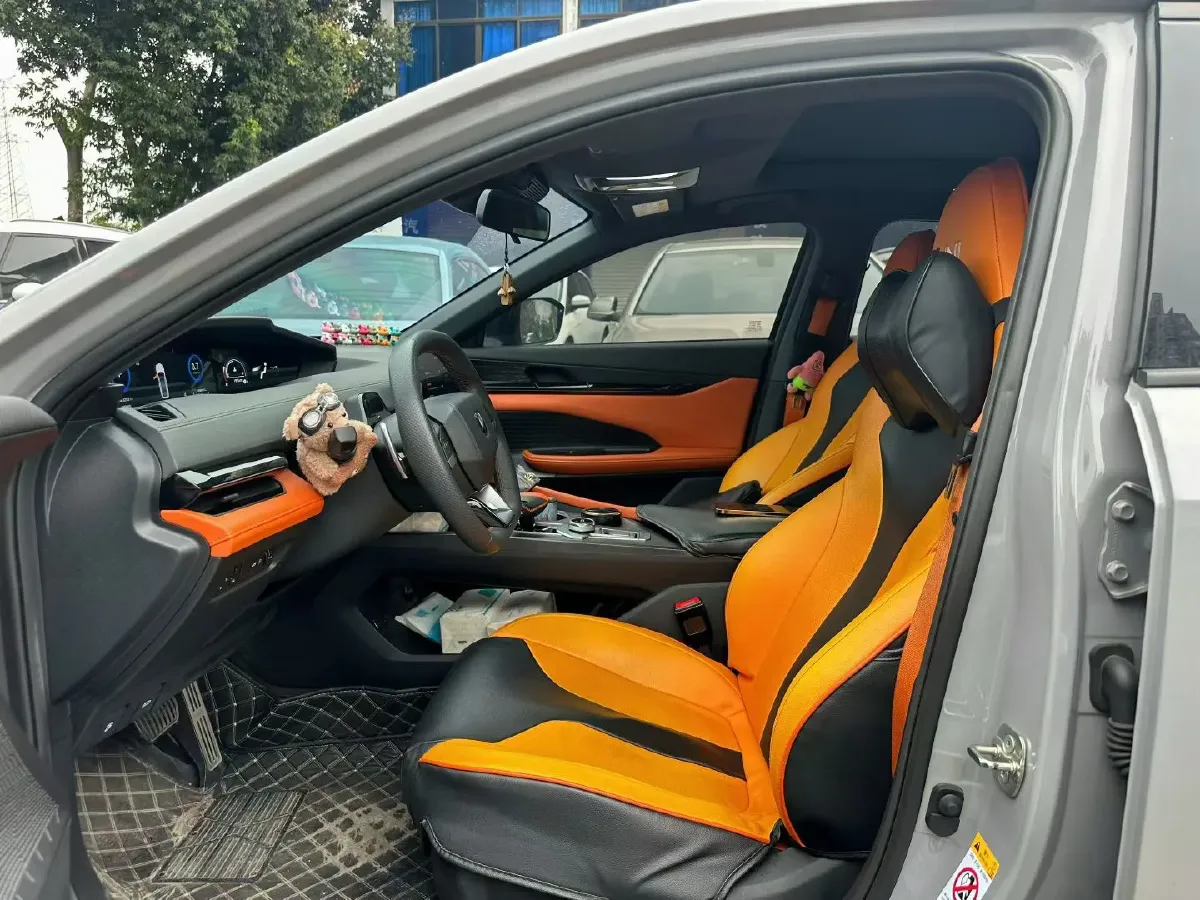 2023 ChangAn UNI-V 1.5T 188HP L4 7DCT,autocango,china used car exporter,china ev exporter,chinese used car exporter,chinese used ev exporter
