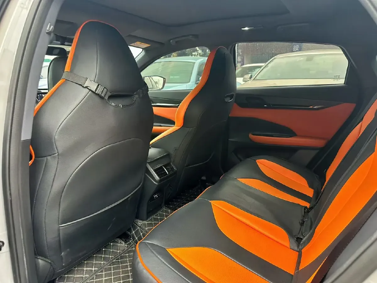 2023 ChangAn UNI-V 1.5T 188HP L4 7DCT,autocango,china used car exporter,china ev exporter,chinese used car exporter,chinese used ev exporter