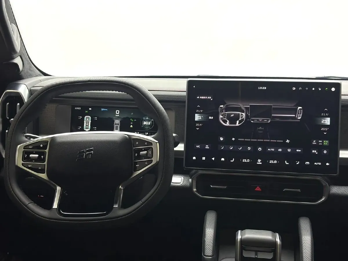 2023 Jetour Traveller 2.0T 254HP L4 7DCT,autocango,china used car exporter,china ev exporter,chinese used car exporter,chinese used ev exporter
