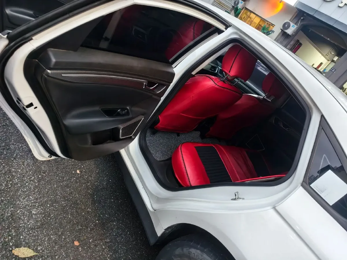 2022 Livan Maple 60s BEV 52.56KWH,autocango,china used car exporter,china ev exporter,chinese used car exporter,chinese used ev exporter