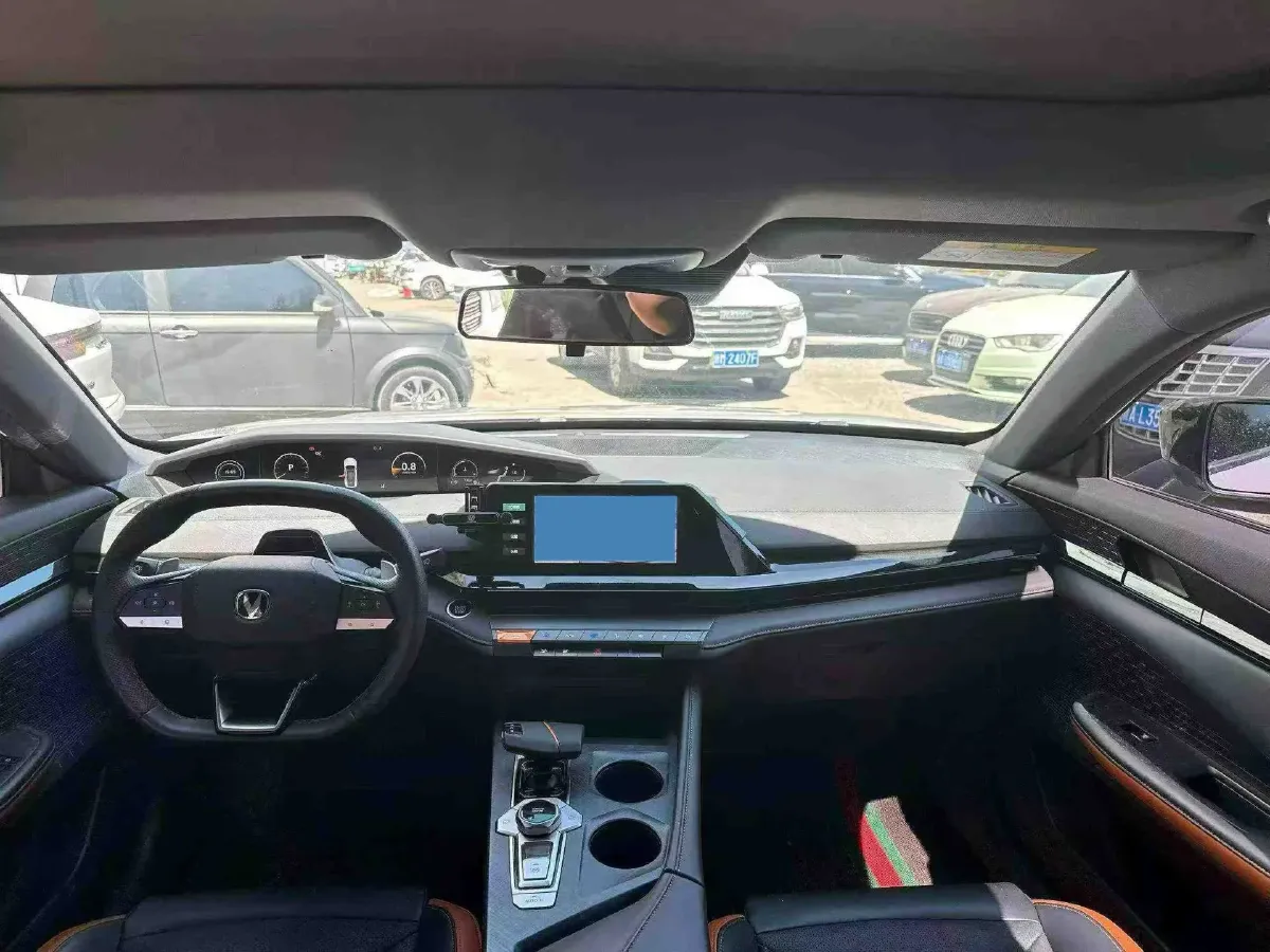 2023 ChangAn UNI-V 1.5T 188HP L4 7DCT,autocango,china used car exporter,china ev exporter,chinese used car exporter,chinese used ev exporter