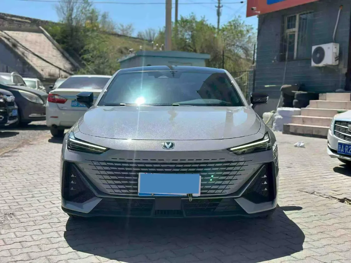 2023 ChangAn UNI-V 1.5T 188HP L4 7DCT,autocango,china used car exporter,china ev exporter,chinese used car exporter,chinese used ev exporter