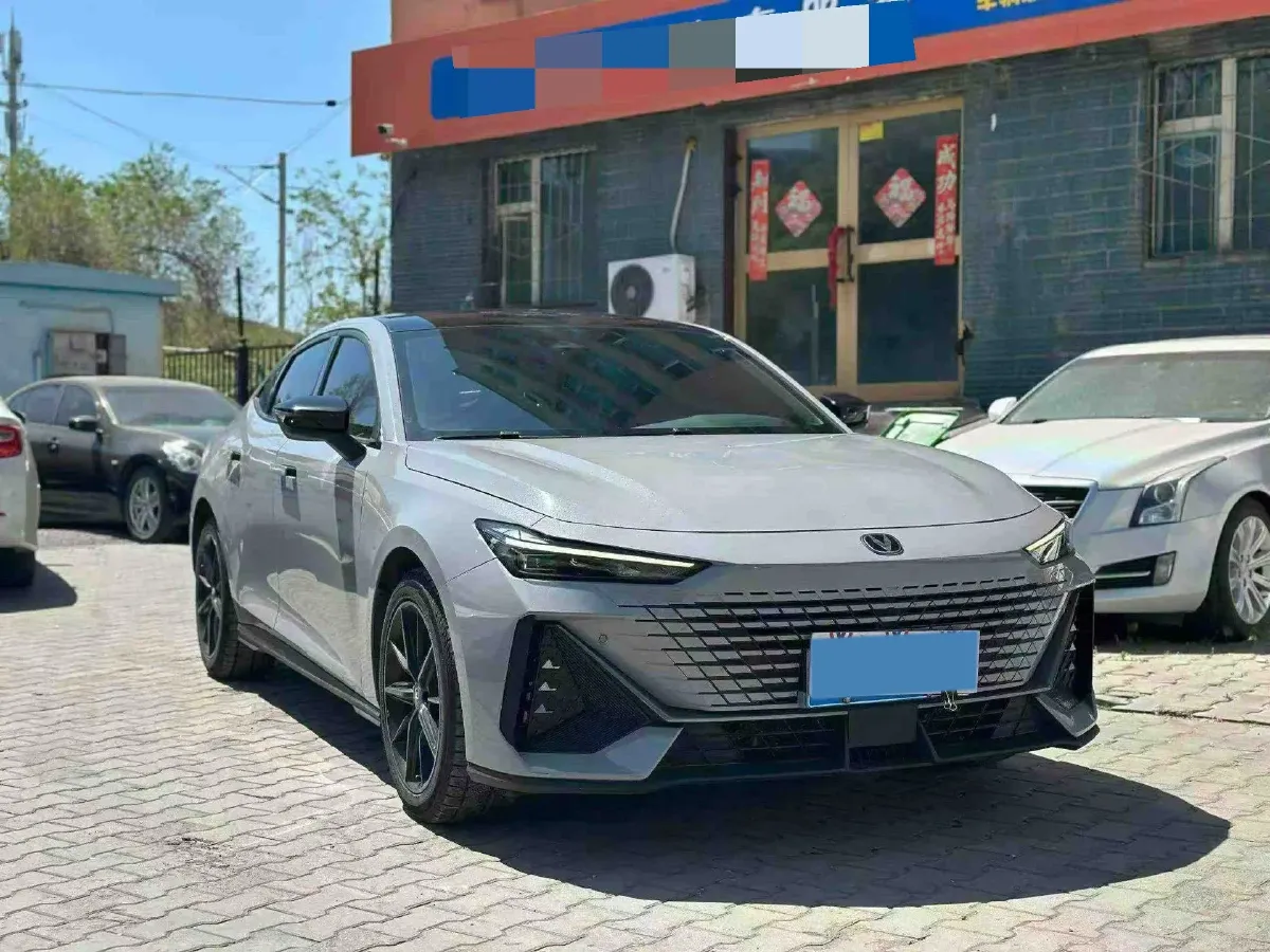 2023 ChangAn UNI-V 1.5T 188HP L4 7DCT,autocango,china used car exporter,china ev exporter,chinese used car exporter,chinese used ev exporter